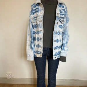 Tie-dye jeans jacka - 003 Tie-dye jeans jacka