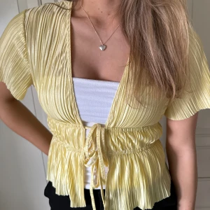 Gul topp - Söt gul topp💛