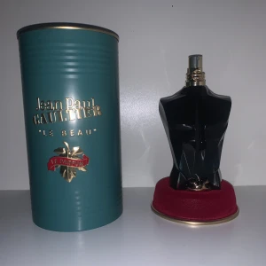 Jean Paul Gaultier le beau le parfum - JPG le beau le parfum ~70ml. Flaskan är 125ml