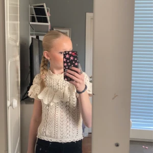 Zara topp - Super snygg topp från zara som jag älskar men som jag inte tycker passar mig längre.