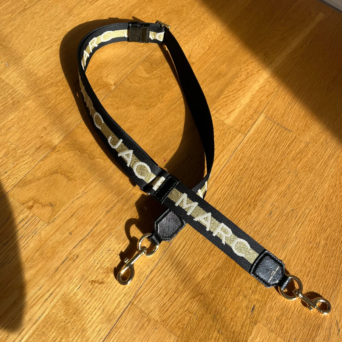 Marc Jacobs väskband - 90