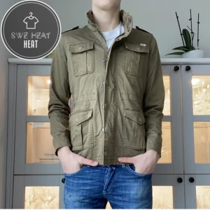 Field jacka  - Tja, säljer nu denna feta field jacka i stl s. Fint skick! Hör av dig vid frågor eller funderingar!