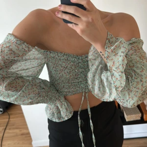 Off shoulder topp  - Från Chiquelle använd 1 gång 💕🌸