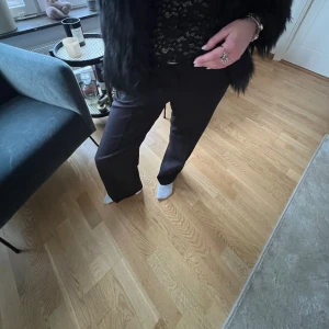 MADLADY KOSTYMBYXOR - kostymbyxor från madlady! storlek 36 längd 30. passar en som är 164-170