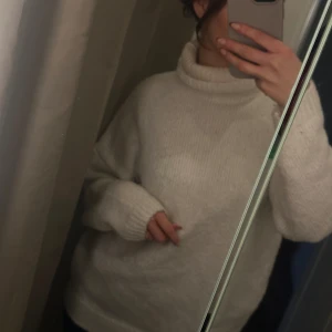 Stickad polo - Stickad polotröja Frpn NAKD. Bra skick. 