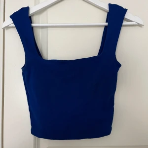 Topp - Ginatricot - Fin topp som är använd endast en gång, hör av dig vid frågor💓