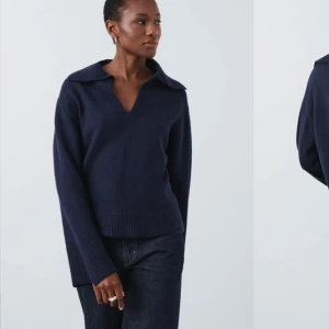 Mörkblå stickad tröja - Assnygg stickad tröja med krage från gina 🤩 Använd ett par gånger, säljes då jag är sugen på lite nya stickade tröjor till nästa höst 🤍 Storlek xs Nypris 400kr, säljer för 150 (+eventuell frakt) 💗 Djur och rökfritt hem! 