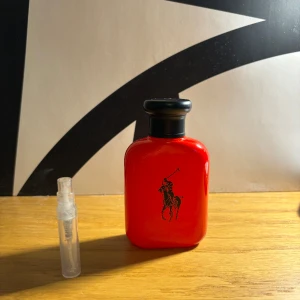 Polo red sample  - Säljs i 2 ml