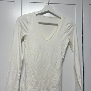 Tröja  - Jätte fin tröja alldrig använd bara provad kom privat för fler bilder!