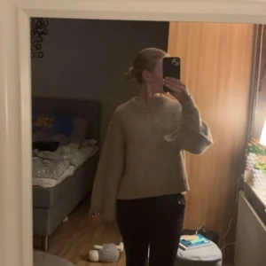 Stickad tröja Gina Tricot - Stickad tröja från Gina Tricot storlek XS. Fint skick. Inköpspris 300 kr.