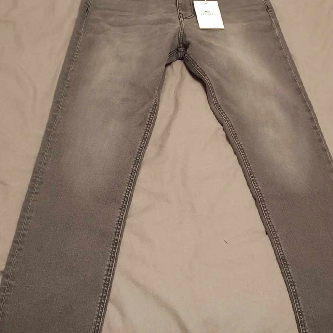 LES DEUX Jeans ”Light Grey Washed Denim”