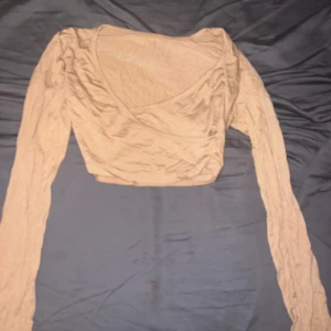 Beige brun topp - Beige brun mat tröja använd en gång