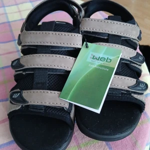 Helt nya tofflor  - Helt nya tofflor.  Aldrig använda eller prövade.  Storlek 41.  Finns i heby