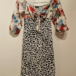 Klänning  - Stl xs /s