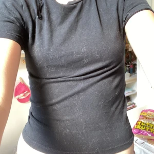 Svart t-shirt - Nästan oanvänd
