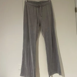 Gråa mjukisbyxor  - Snygga mjukisbyxor 