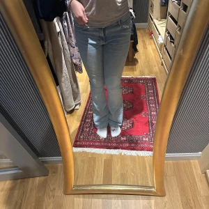 Jeans - Lpgmidjade bootcut jeans från gina