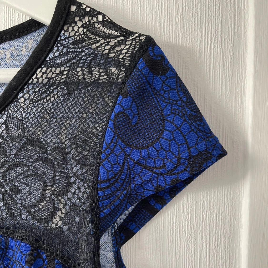 Mörkblå och svart klänning - 91