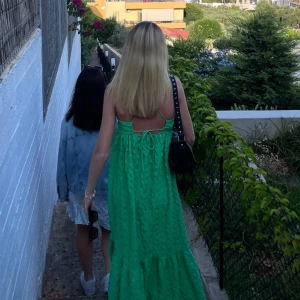 Zara klänning  - Använd fåtal gånger. Från zara. Pris kan diskuteras