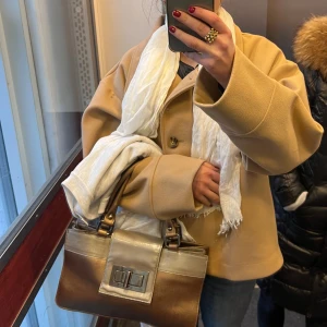 Väska💓💓 - Super fin väska från märket fonnesberg. Den är i äkta läder och nypris 1 500kr☺️ Pris kan diskuteras💓