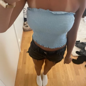 Söt bandeau topp - Super fin bandeautopp i en så härlig blå färg!🩵