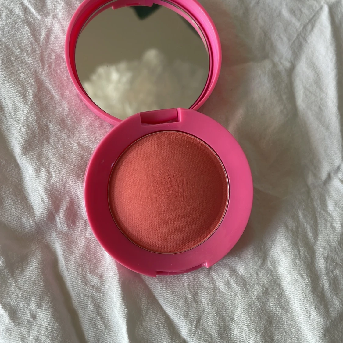 Säljer En blush har aldrig använt  - 90