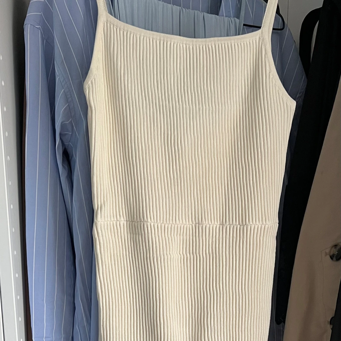 Crémevit klänning - 90