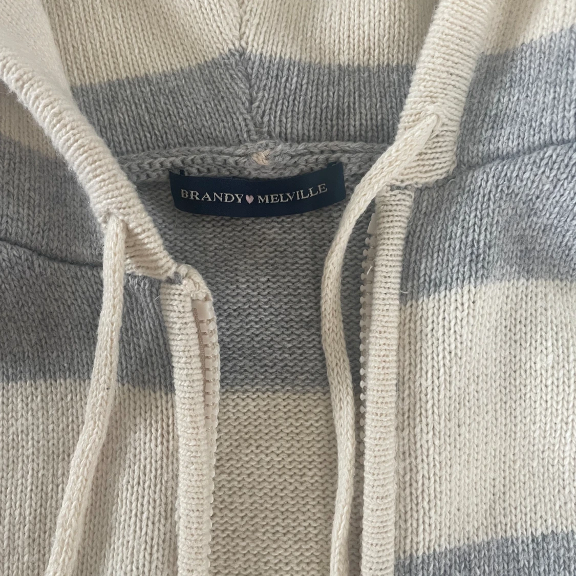 Stickad ziphoodie - 91