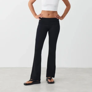 Svarta yoga pants - Svarta yoga byxor i XXS från Gina Tricot🌟Bra skick, ny pris 359kr💓