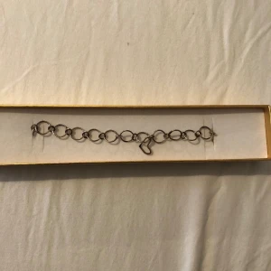Halsband - Superfint halsband som tyvärr inte kommer till användning 