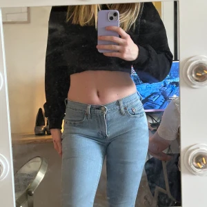 Levi’s jeans - Säljer dessa levi’s jeans då jag inte använder de. Originalpris= 1200kr. De har inga defekter! W28 L32. Tveka inte att höra av er vid intresse eller funderingar!!🌟