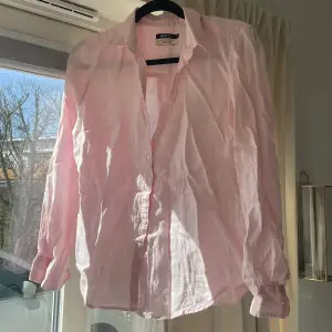 Linneskjorta från ginatricot så söt i rosa 