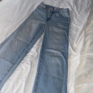 Jeans - Lager 157 jeans Använda ett par ggr Bra skick Strl 160 cm
