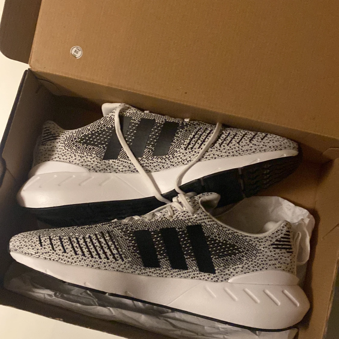 Helt nya adidas Swift run 22 - 90