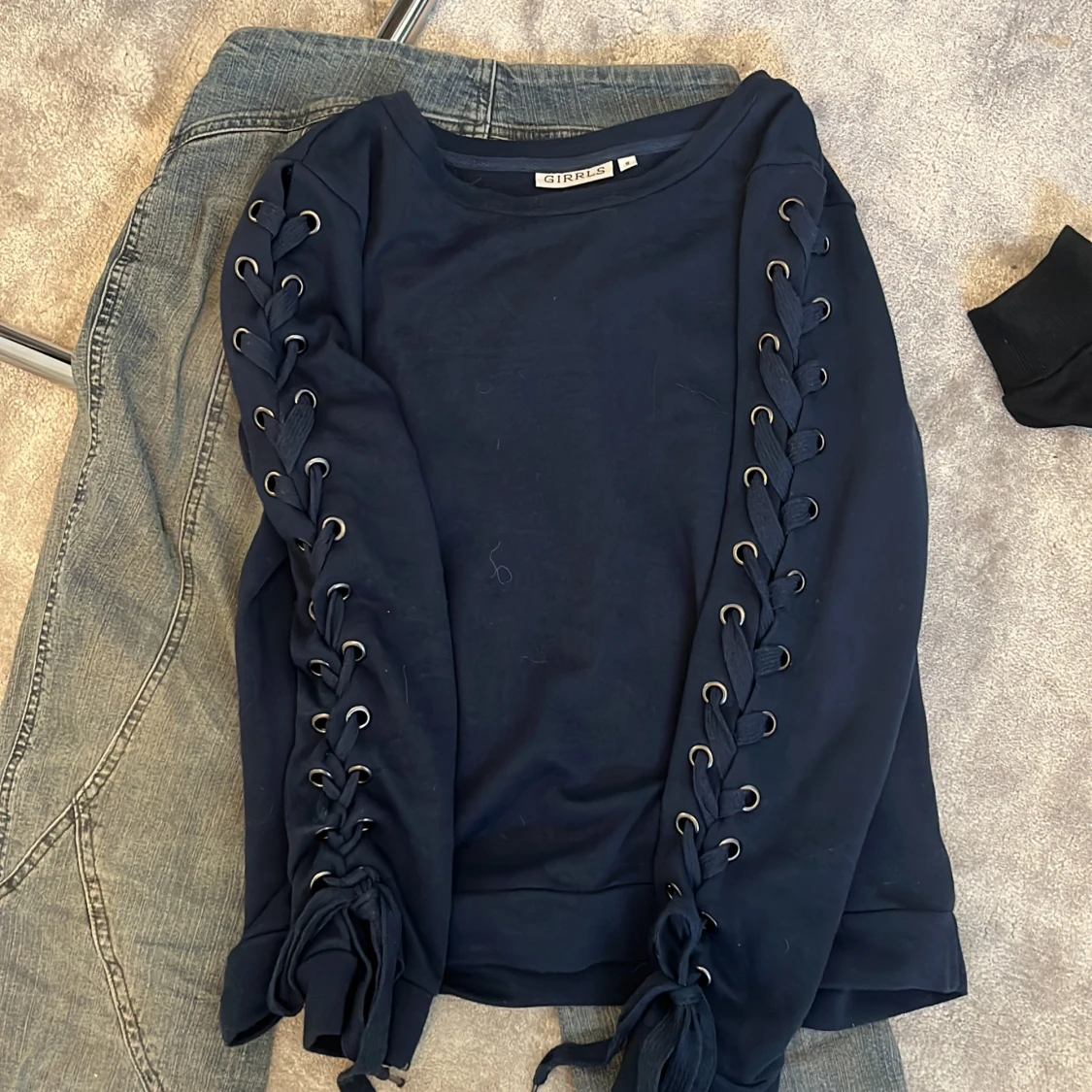 Tröja med snörning 