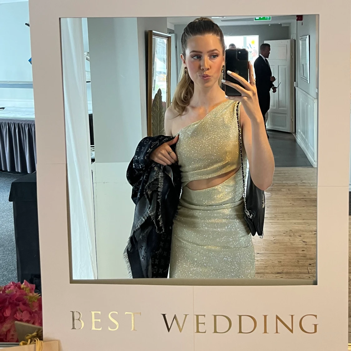 Intressekoll på glittrig maxidress - 91