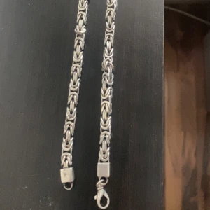 Silver länk - Äkta silver länk 55 cm köpt för 3000kr i kejsar. Pris kan sänkas vid snabbafär 