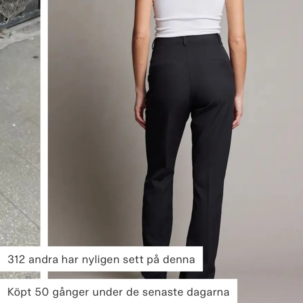Svarta kostymbyxor från bikbok, modellen Vilma i strl 34, har inte använt byxorna på väldigt länge, de har inga defekter! Köpte för 400/500, kommer inte ihåg😅 Säljer för 200💕. Jeans & Byxor.