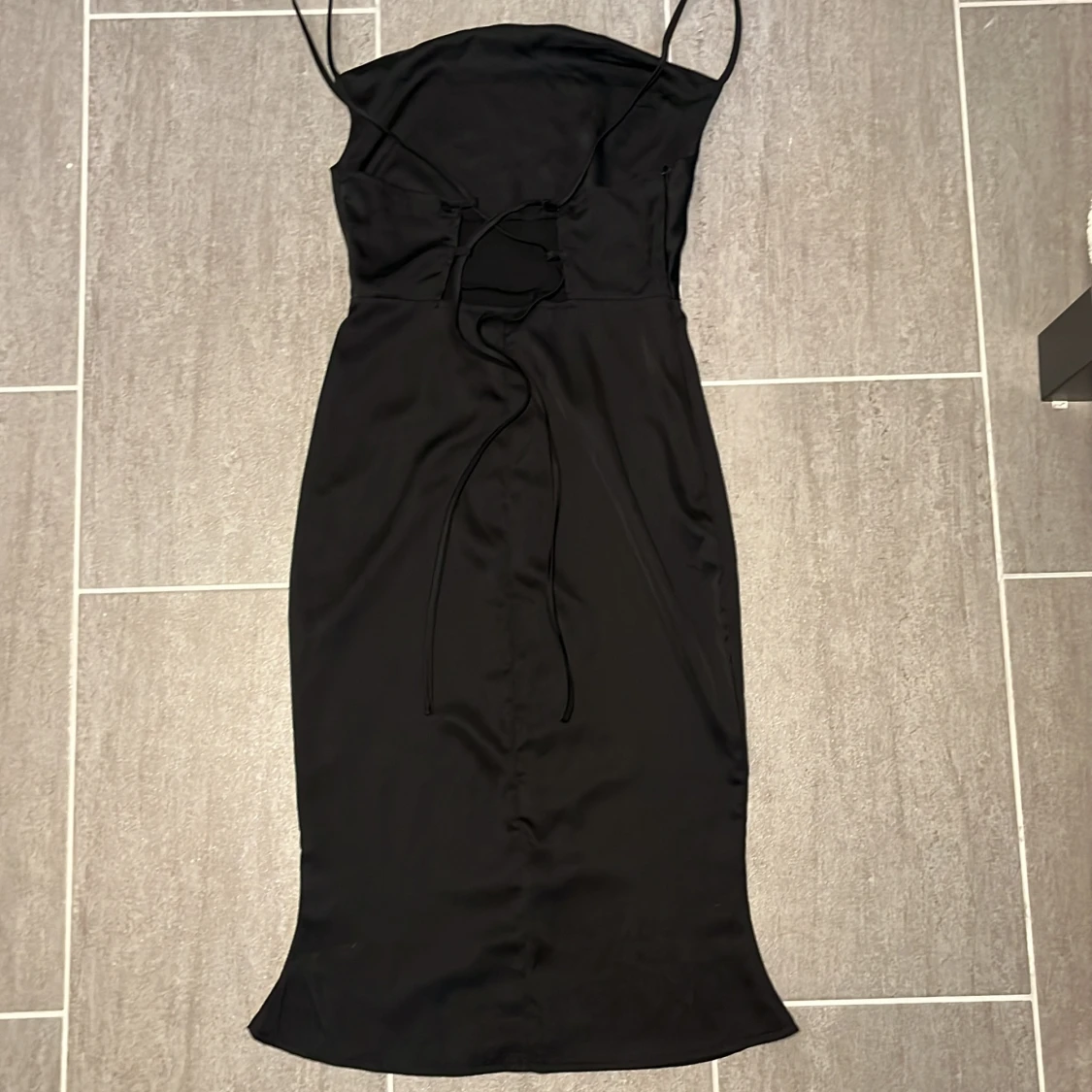 Miniklänning i satin - 91