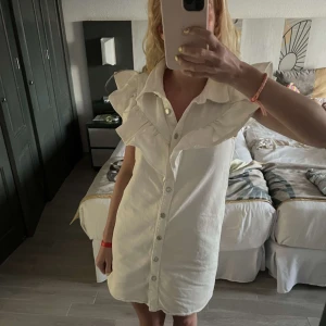 Zara klänning - Så fin klänning från zara👼🏼Hon på bilden är 170