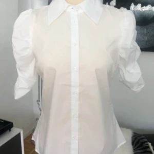 Fin blus/Skjorta XS ny med prislappen kvar  - Från Danska Culture 