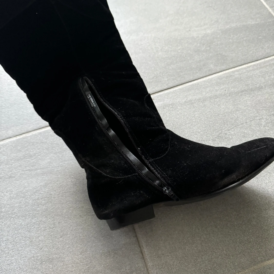 Höga stövlar i mocka  - 90