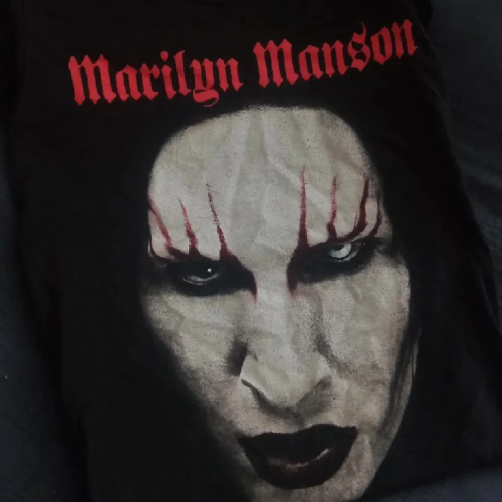 Marilyn Manson t-shirt! Jättefint skick, storlek S. . T-shirts.