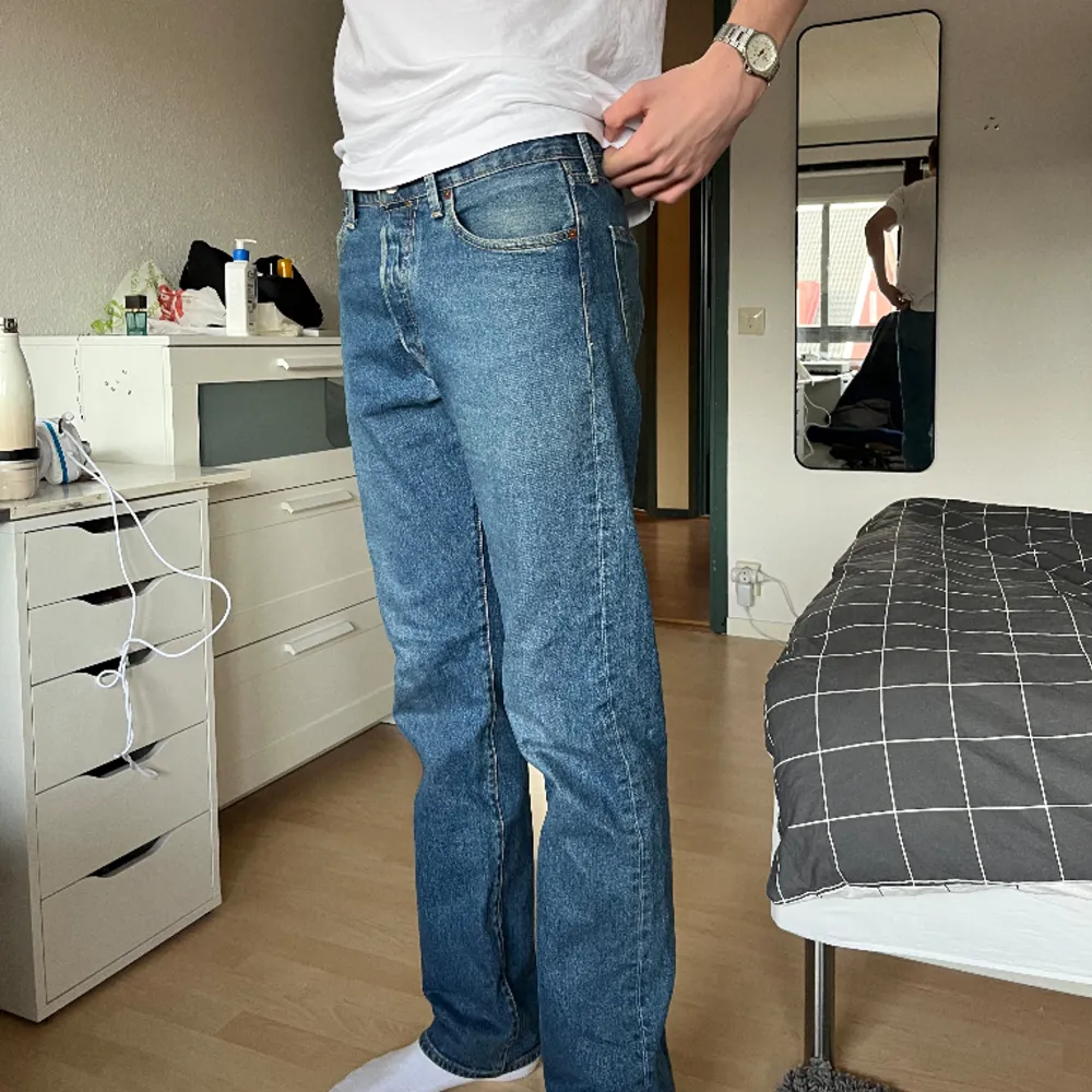 Levis jeans 501, bra skick. W33, L36 Fraktkostnad tillkommer.. Jeans & Byxor.