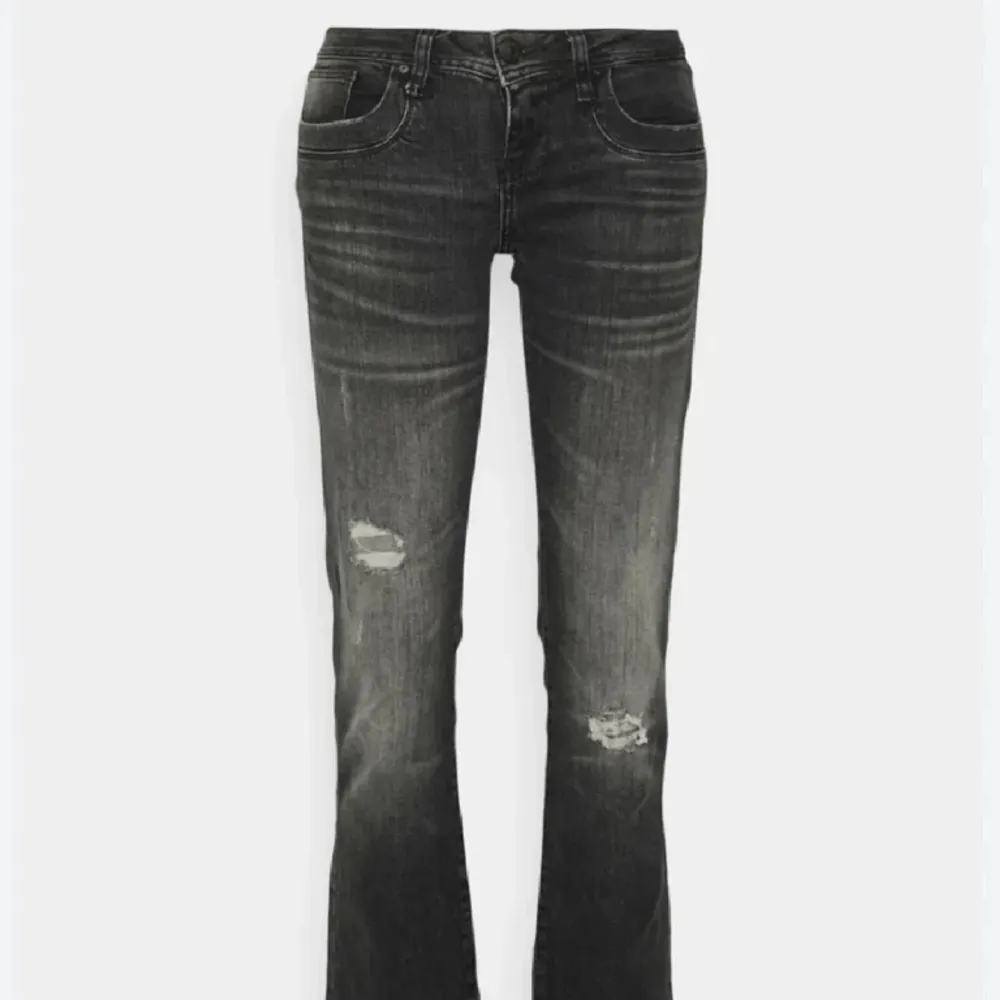 Säljer mina jättesnygga ltb jeans i modellen valerie, och storleken W27/L30!. Jeans & Byxor.
