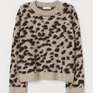 Säljer denna stickade tröja i storlek S💓 Inga defekter! Skriv innan du köper! ❗️ Tryck ej på köp nu!❗️