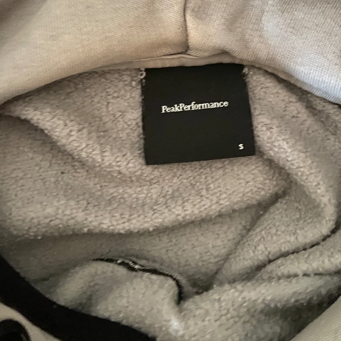 Peak Performance Hoodie - 90