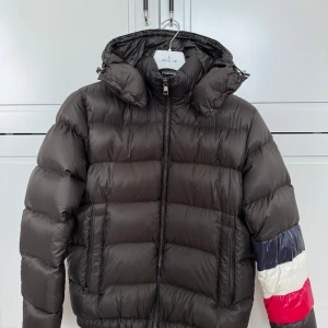 MONCLER WILLM - Cond 8/10 Size 3 
