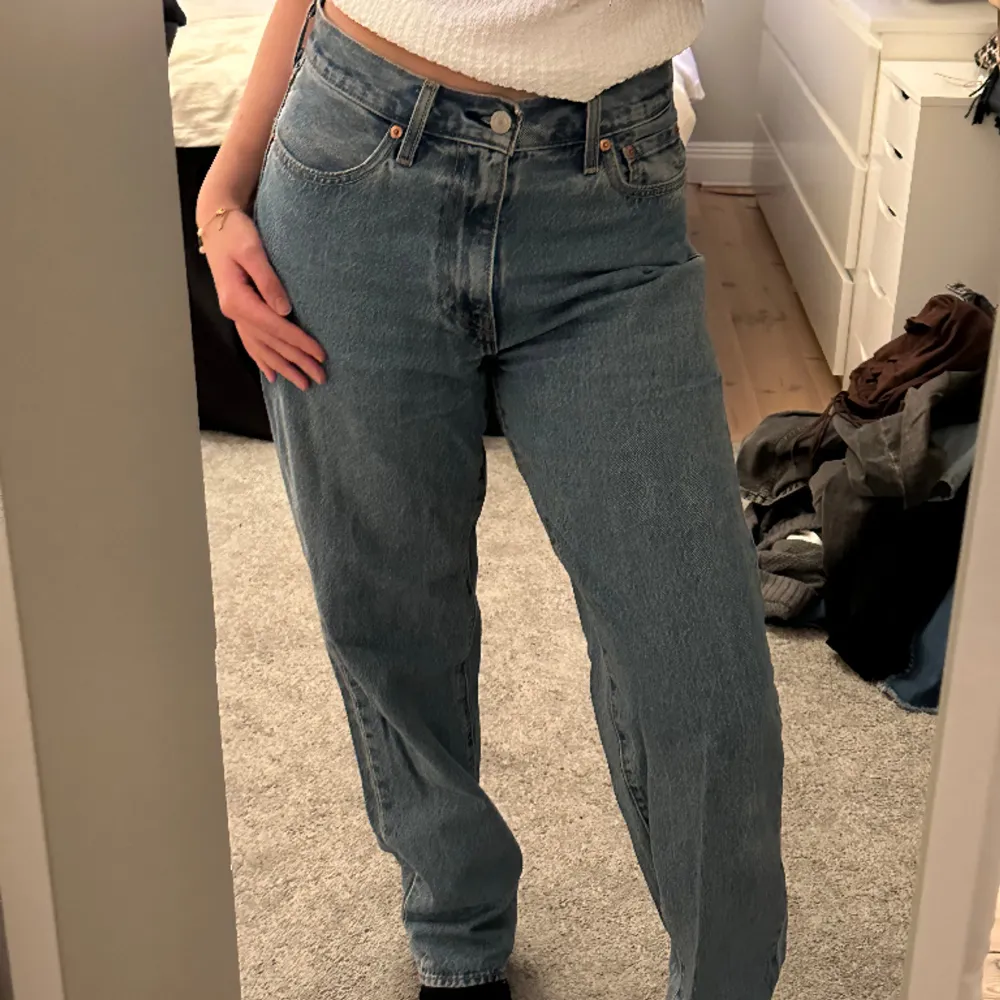 Jättefina Levis jeans som inte kommer till användning tyvärr.. Jeans & Byxor.