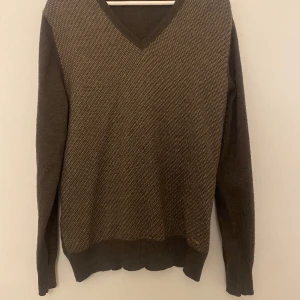 M - Brun mönstard tröja från Pertegaz.